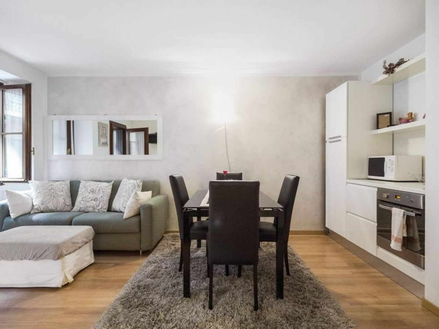 Cozy & Comfy Apt In Navigli Area Милан Экстерьер фото